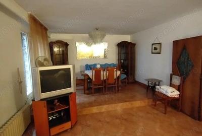 Casă cu 6 camere cu Teren 225 Mp în Agigea