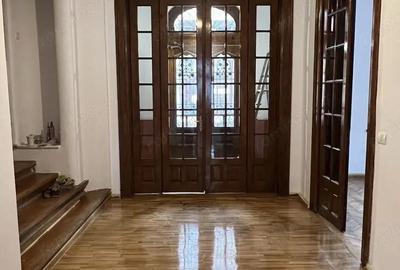 Spațiu comercial, de 100 mp, în Central