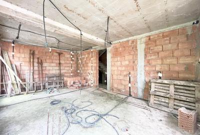 Duplex cu 5 camere cu Canalizare în Moșnița Nouă - 2