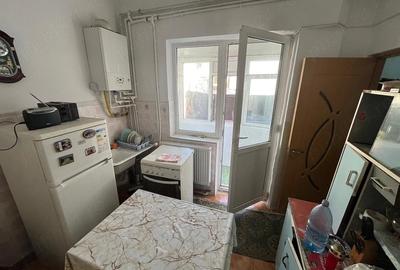 Apartament cu 2 camere decomandat, mobilat în Km 4 - 1
