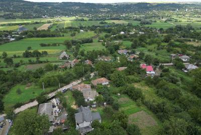 Casă cu 4 camere decomandat în Dobrovăț - 3