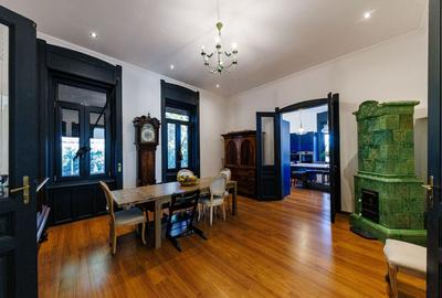 Casa cu Personalitate – Un Amestec Fascinant de Stil Istoric și Contemporan - 6