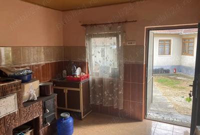 Casă cu 4 camere în Săvârșin - 1