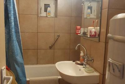 Apartament cu 3 camere decomandat în Central - 1