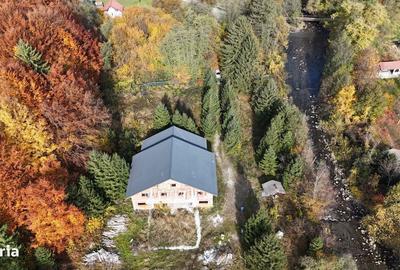 Casă cu 4 camere cu Teren 7000 Mp în Central - 3