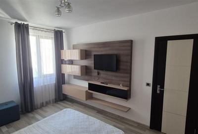 Apartament cu 3 camere decomandat, mobilat în Tractorul - 3