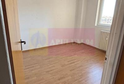 Apartament cu 4 camere decomandat în 13 Septembrie