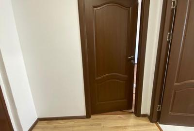 Spațiu comercial, de 50 mp, în Central - 8
