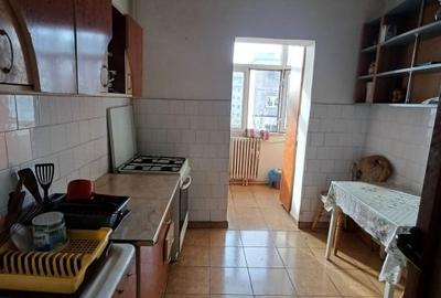 Apartament 3 Camere, intermediar, zona Nicolina 1( Lidl) - 2