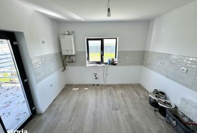 Casă cu 3 camere cu Teren 500 Mp în Ciurea - 2