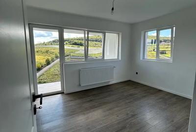 Apartament de vanzare 60 mp - 4