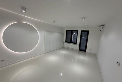 Spațiu comercial, de 270 mp, în Central - 8