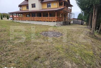 Spațiu comercial, de 360 mp, în Central - 4