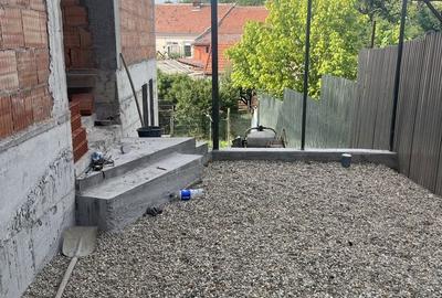 Casă cu 4 camere în Central - 2