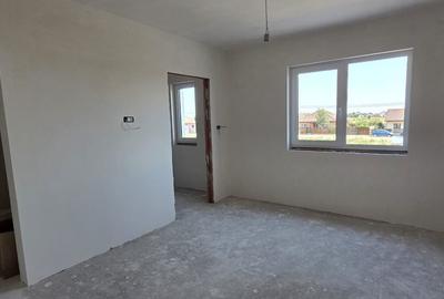 Casă cu 4 camere cu Teren 300 Mp în Șag - 10