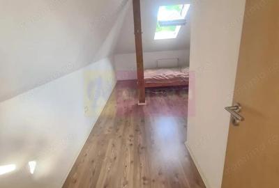 Casă cu 6 camere cu Teren 6600 Mp în Cornu - 2