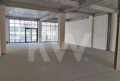 Spațiu comercial, de 169.60000610352 mp, în Lazaret - 4