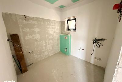 Casă cu 5 camere cu Teren 250 Mp în Central - 2