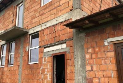 Casa cu spatiu comercial si teren de 2877 m2 in Glimboca - 8