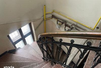 Apartament cu 3 camere în Centrul Civic