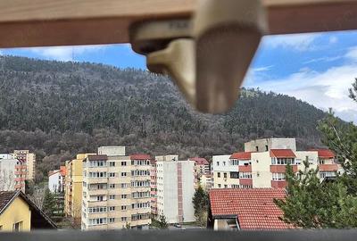 Apartament cu 3 camere nedecomandat în Răcădău