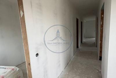 Casă cu 4 camere cu Teren 300 Mp în Central - 12