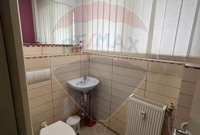 Spațiu comercial, de 42.369998931885 mp, în Policlinica - 14