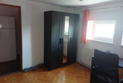 Apartament cu 3 camere semidecomandat în 1 Mai - 8