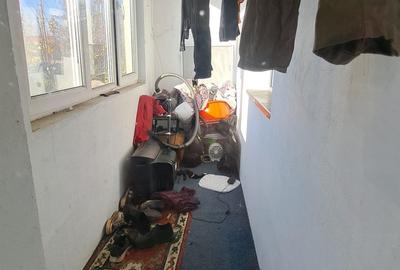 AGIGEA, 3 CAMERE DECOMANDAT 2 BAI, CENTRALA GAZ, 70 MP. PARCARE, BOXA - 14