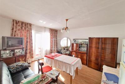 Apartament cu 4 camere decomandat în Nufărul - 1