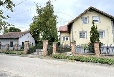 Casă individuală cu 6 camere în Carei