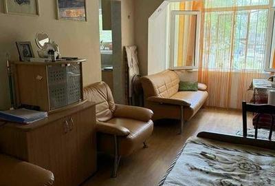 Garsoniera - zona Trocadero - 55.000 euro  (Cod E11)
