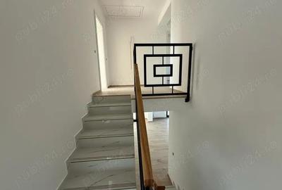 Casă cu 5 camere cu Teren 490 Mp în Păulești - 12