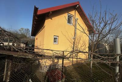 Casă cu 4 camere în Central - 2