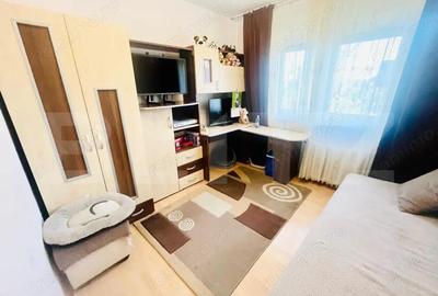 Apartament cu 2 camere semidecomandat în Rogerius