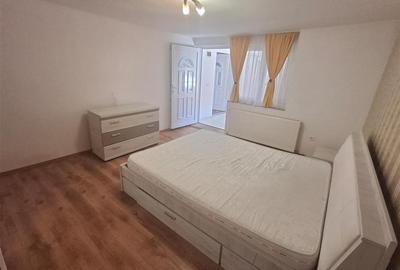 Apartament la casa 2 camere terasa pivnita zona Centrala - 2
