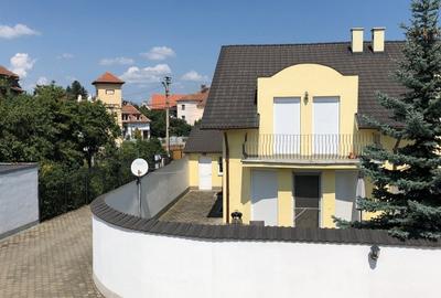 Duplex cu 4 camere cu Canalizare în Central - 18