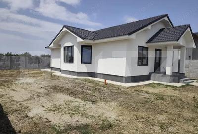 Casa finisata la cheie racordata la toate utilitatile 120 mp utili in Santandrei - 17