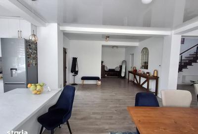 Casă cu 4 camere cu Teren 1007 Mp în Central - 3