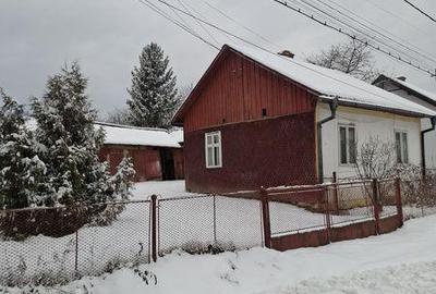 Casă cu 3 camere cu Teren 80 Mp în Central