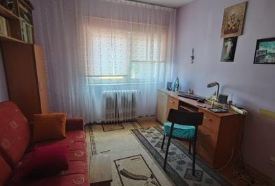 4 camere - zona Han - etaj 1 - lift - 84 mp - balcon - 3