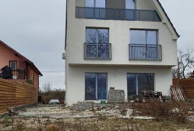 Casă cu 4 camere cu Teren 696 Mp în Dâmbul Rotund - 2