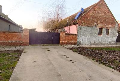 Casă în Sânmartinu Sârbesc