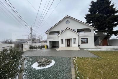 Casă cu 5 camere cu Teren 692 Mp în Central - 11