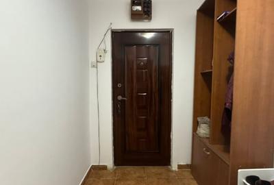 Apartament cu 3 camere semidecomandat, mobilat în Rahova - 8