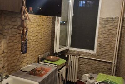 Garsonieră decomandată în Berceni - 2