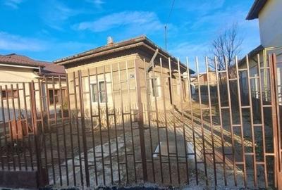 Casă individuală cu 3 camere în Central