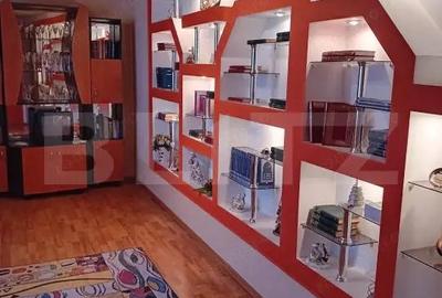 CASA IN CENTRU -REGHIN CU SPATIU COMERCIAL - 1