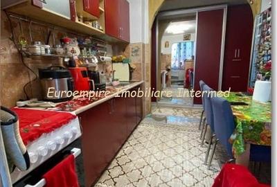 De vanzare apartament cu 2 camere, zona KM 5 - 7