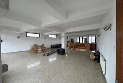 Spațiu comercial, de 112 mp, în Central - 1